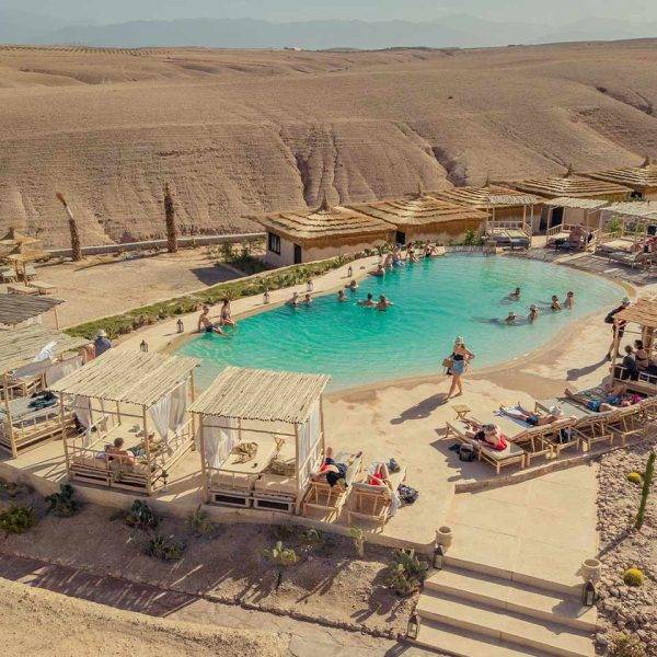 Piscine-agafay-desert-marrakech-maroc.jpg